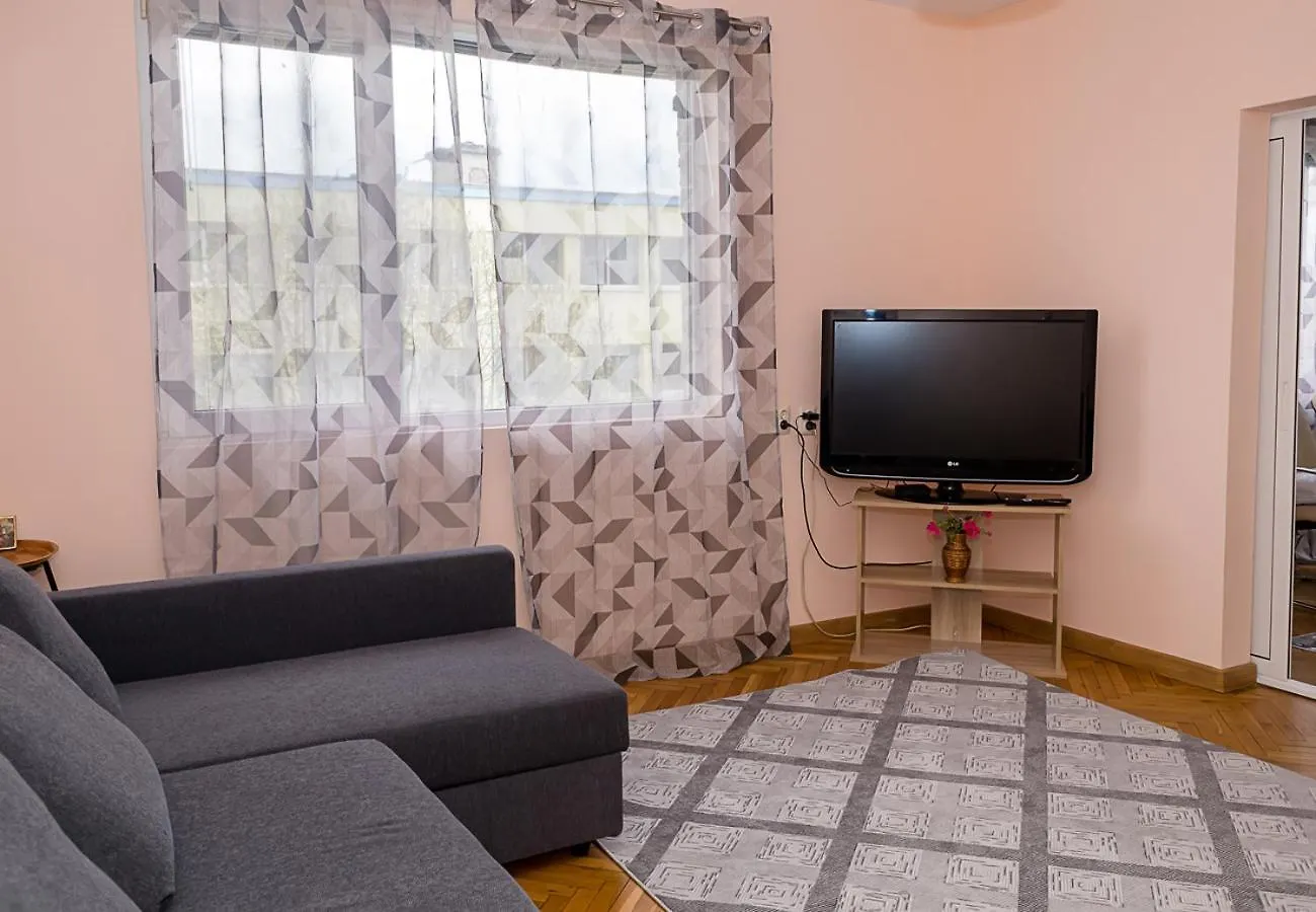 Two Bedroom Retreat I Near Municipality ヴァルナ ブルガリア